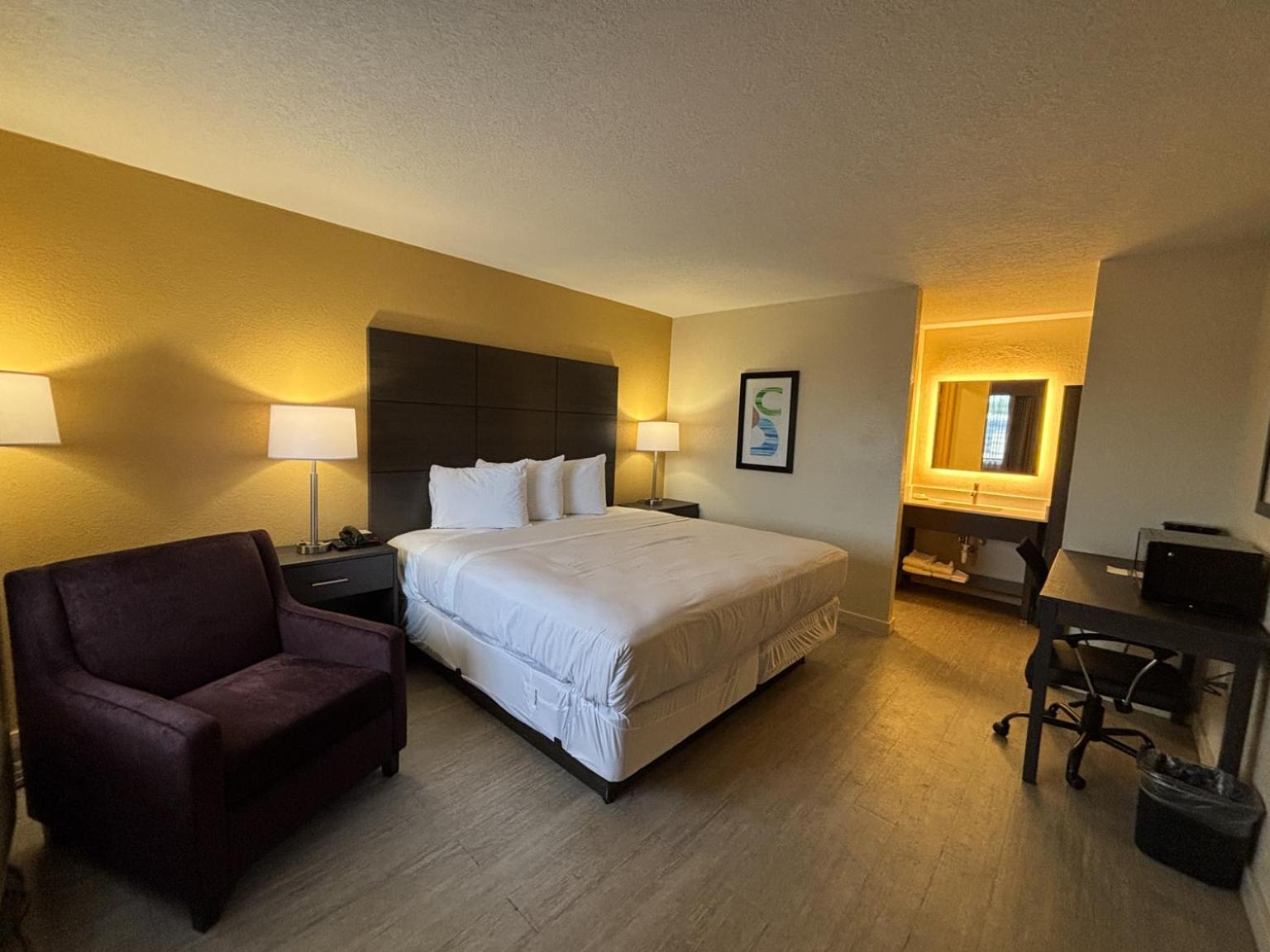 6 Charlotte, Nc Northlake 4* Charlotte