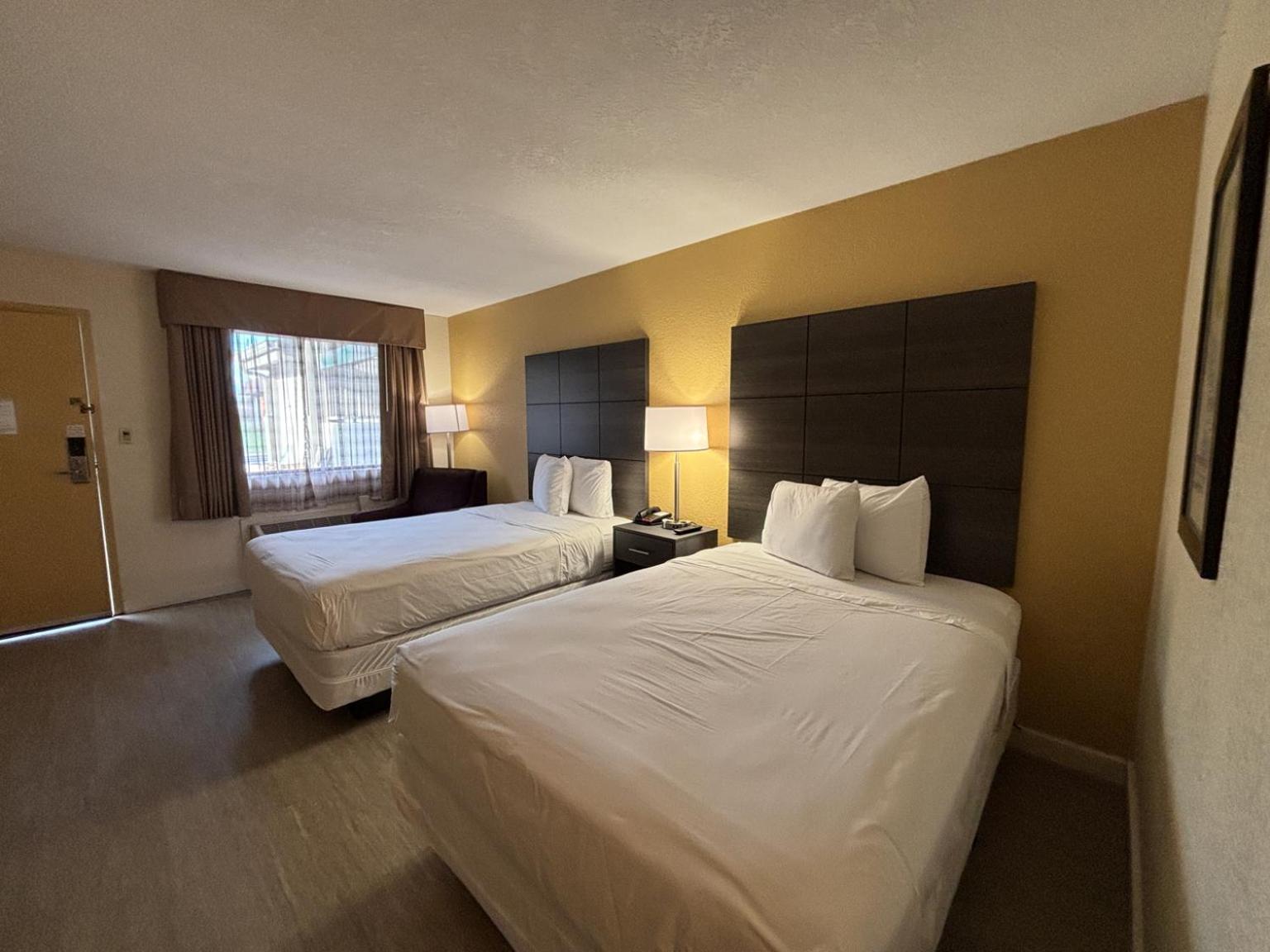6 Charlotte, Nc Northlake Hotel 4*