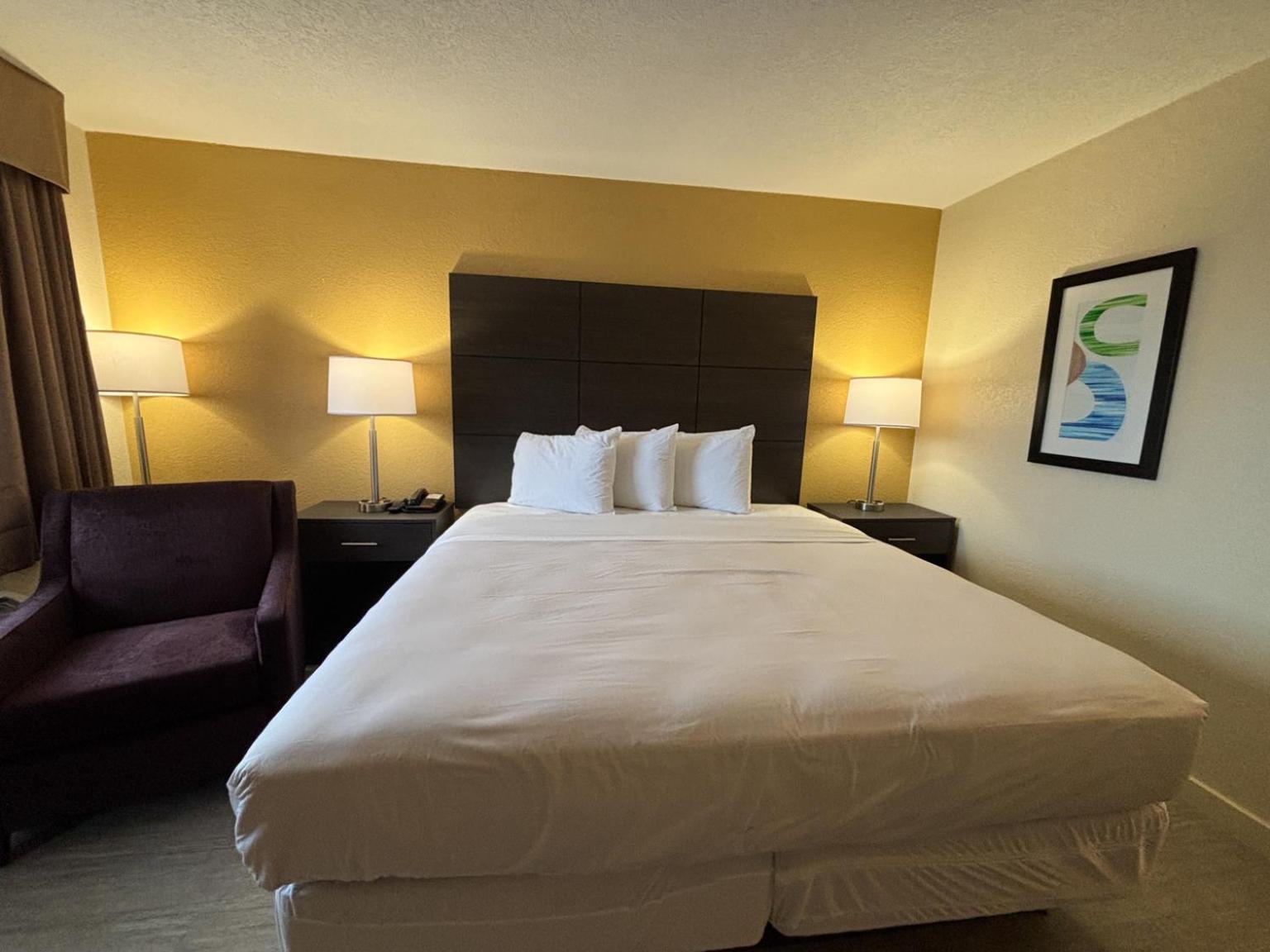 6 Charlotte, Nc Northlake 4*