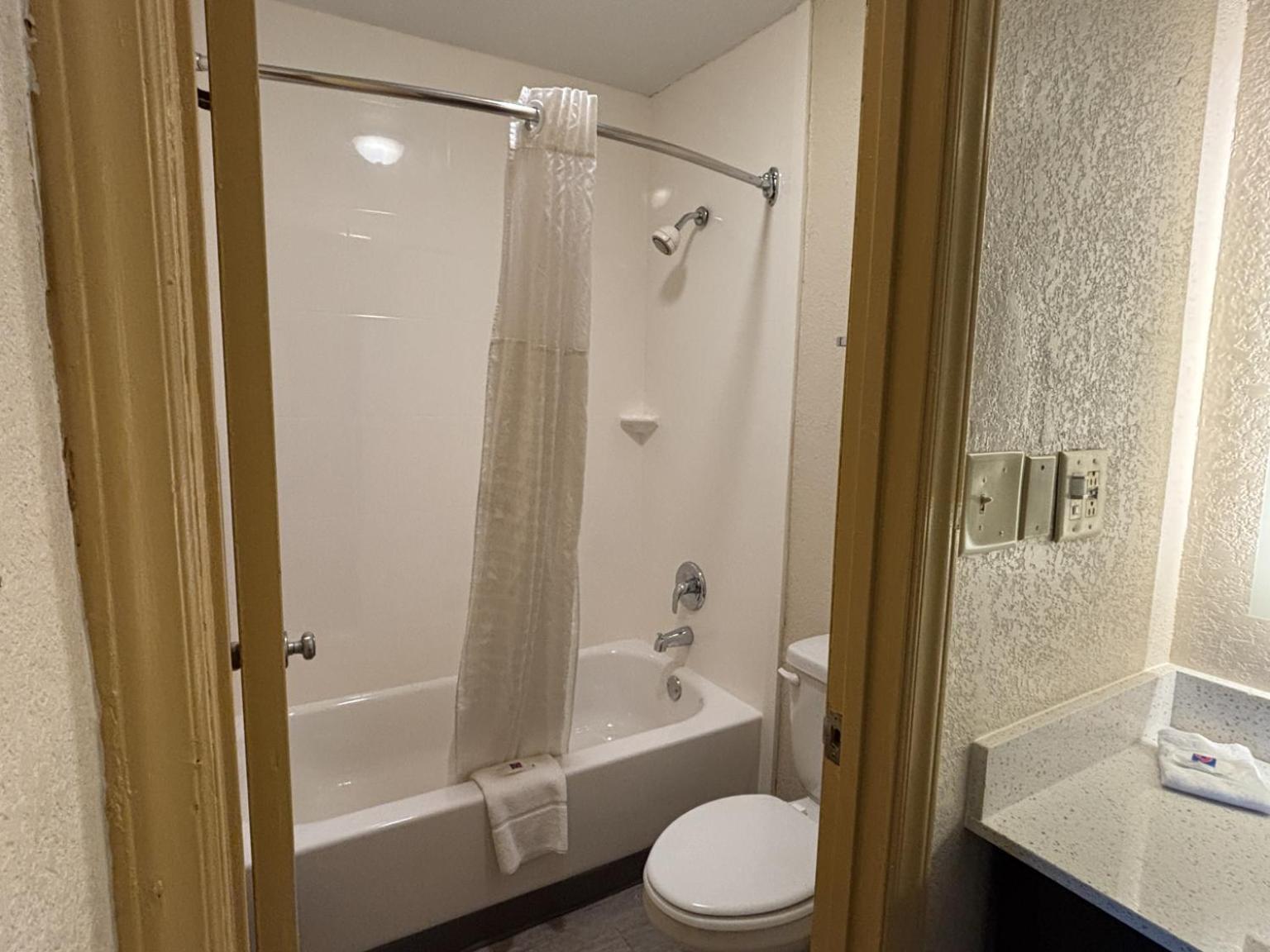 6 Charlotte, Nc Northlake 4* Charlotte