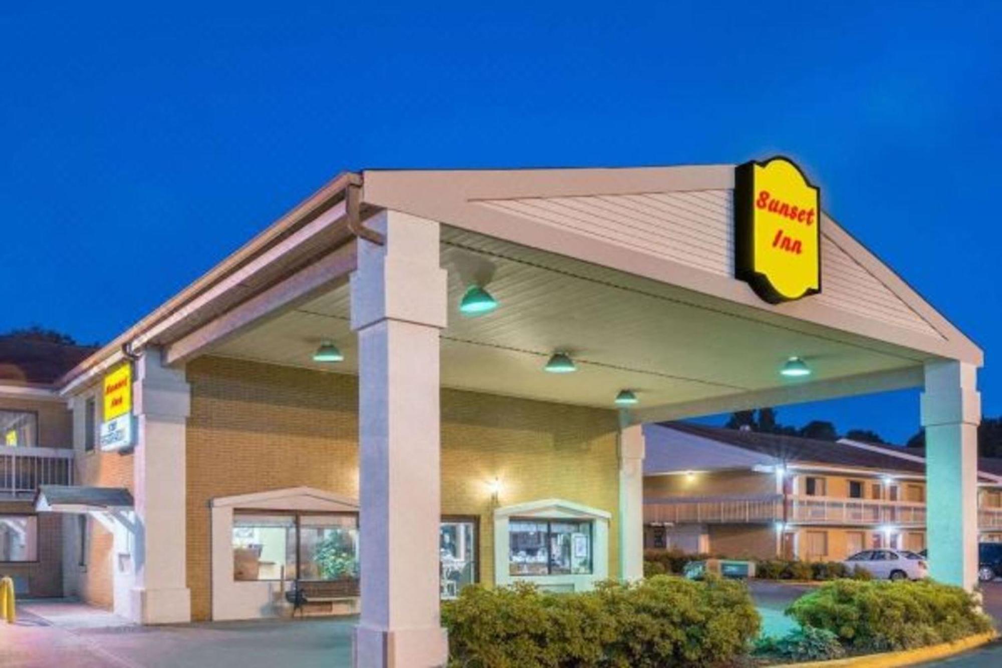 6 Charlotte, Nc Northlake 4* Charlotte